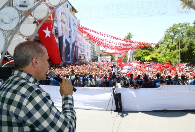 Cumhurbaşkanı Erdoğan: Diğerlerinin ufkunu aşan projelere imza atıyoruz